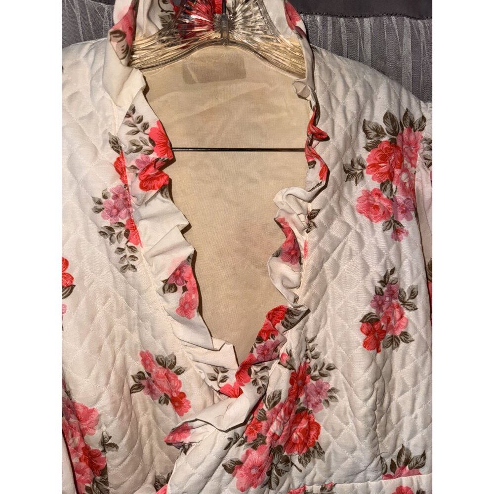 Vintage Floral Quilted Robe With Tie Waist & Puff Sleeves - Picture 7 of 10